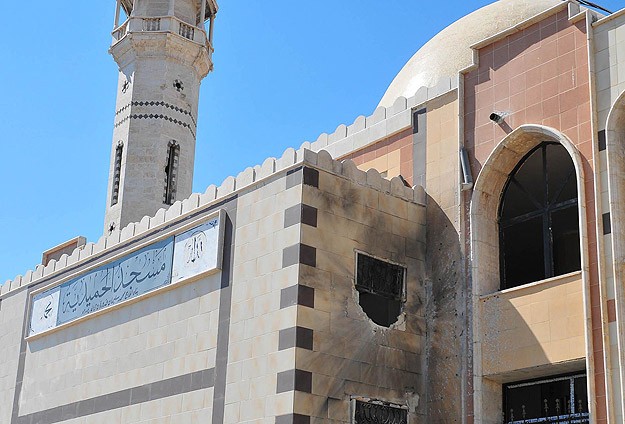 Şam'da camiye füze isabet etti: 13 ölü