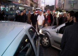 Mesai Çıkışı Yaşanan Kaza Trafiği Kitledi