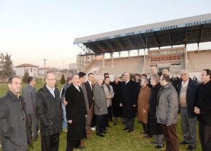 Karacabey Stadyumu'nu Büyükşehir Yenileyecek