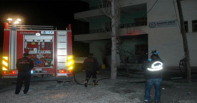 Derneğe molotof kokteylli saldırı