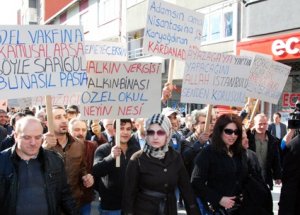 Sarıgül'e Kendi İlçesinde Tepki Yürüyüşü