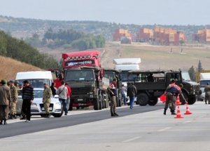 Adana'da Durdurulan TIR'lara Jandarma'dan Soruşturma!