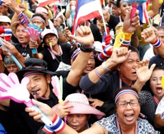 Tayland'da olağanüstü hal ilan edildi