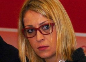 Ceyda Karan 'Esed'den Vazgeçemiyor