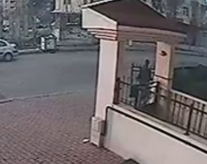 Bu Da Kapı Hırsızı