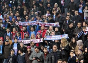 İşte LİG TV'nin Göstermediği Pankart!