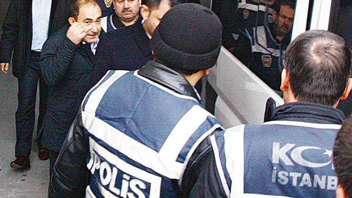 Polis Böyle İkna Edilmiş