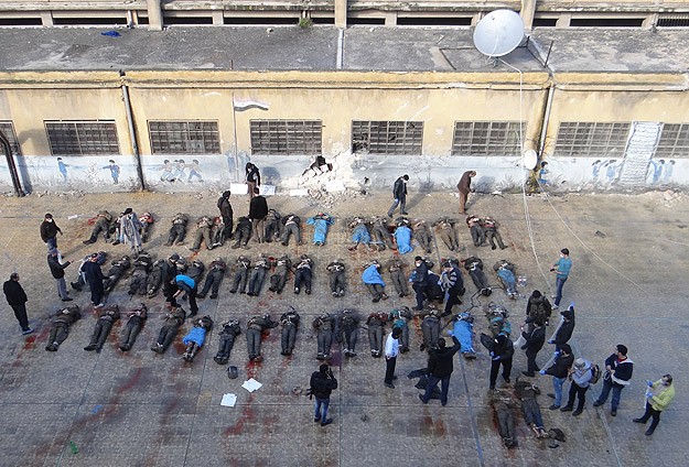 Çocuk ve yaşlıları da öldürüp nehre atmışlar