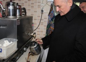 Dün Berberdi Bugün Çaycı!