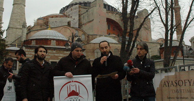Ayasofya'nın ibadete açılmasını istediler!