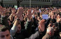 Öğrenciler polisle çatıştı