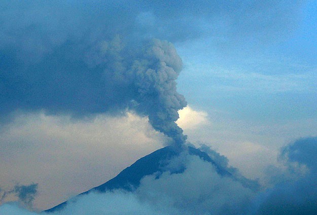 Tungurahua Yanardağı faaliyete geçti