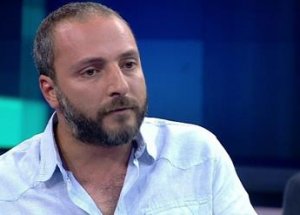 Cuma Namazında Üç Ermeni