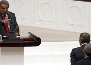 Ak Partili Vekilden Kamer Genç'e Tepki!