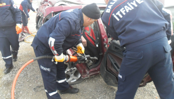Balıkesir'de faci kaza: 2 ölü