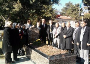 Adaylığını Türkeş'in Mezarı Başında Açıkladı