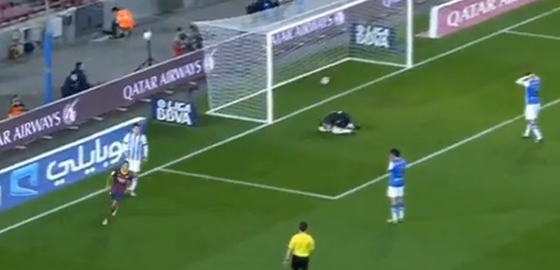 Kendi Kalesine Öyle Bir Gol Attı Ki!