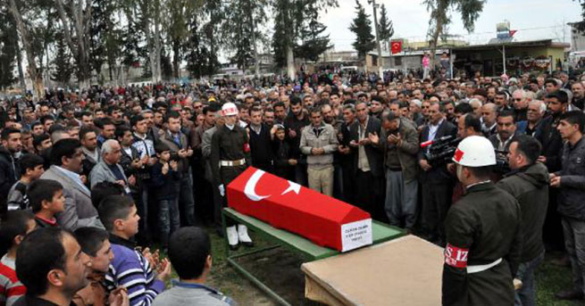 Şehit asker toprağa verildi