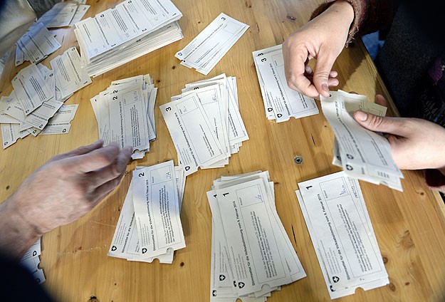 İsviçre AB'den göçe sınırlama getirdi