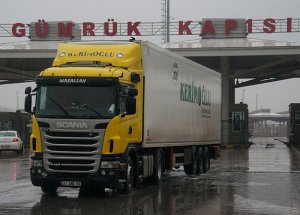 Tırların Bulgaristan'a Geçişi Başladı