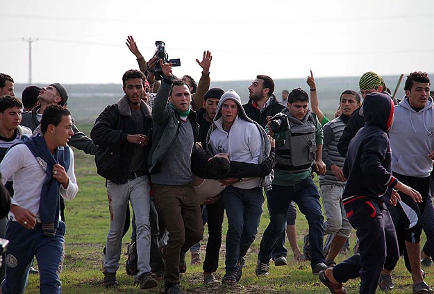 İsrail askerleri Filistinlilere ateş açtı