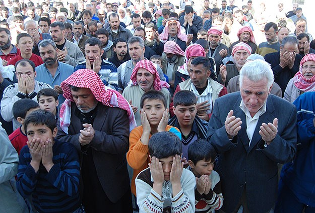 Suriyeliler Türkiye için yağmur duasına çıktı