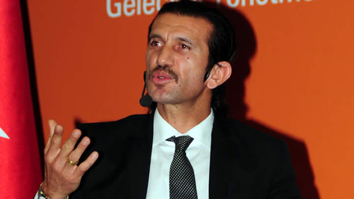 Rüştü Reçber görevinden istifa etti!