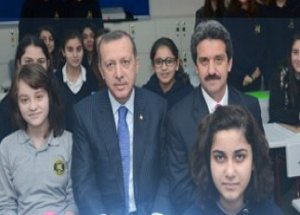 Başbakan Erdoğan Liseli Oldu!