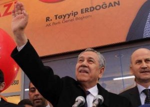 Bülent Arınç: Maskaralığa Gerek Yok