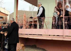 Bakan Ala'yı Annesi Böyle Uğurladı