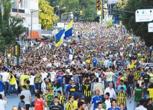 Fenerliler Bağdat Caddesi'nde Yürüdü