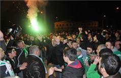 Bursaspor taraftarı Özlüce'yi bastı
