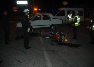 Motosikletle Otomobil Çarpıştı: 10 Yaralı