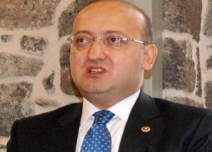 Akdoğan'dan "Korkuyorsunuz" Mesajı