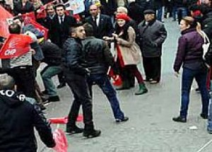 AK Partililer Ve CHP'liler Arasında Kavga