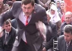 MHP'li Adayın Şoke Eden Hareketi