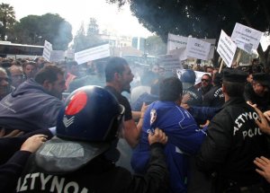 Rum Meclisi Önünde Olay