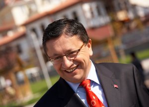 Altındağ’a 2 Yeni Yüzme Havuzu