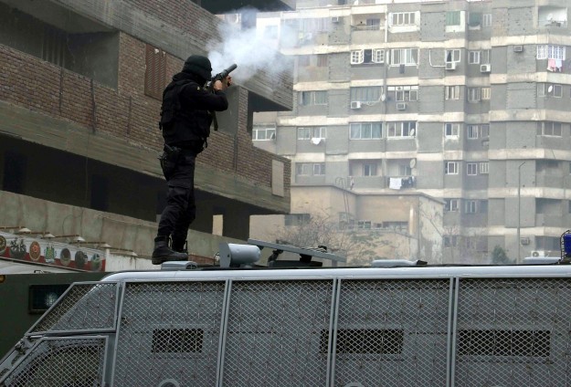 Darbe karşıtı gösterilerde bir kişi öldü