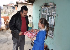 Öğrencilere Giyecek Yardımı