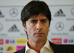 Löw, takımdaki köstebeği arıyor