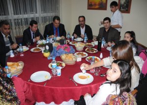 Vergi Dairesi Ve Mal Müdürlüğü Çalışanları Yemekte Buluştu