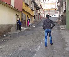 Çöp poşetinden sesler gelince...