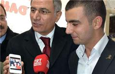 Bakan Ala’ya fotoğraf sürprizi