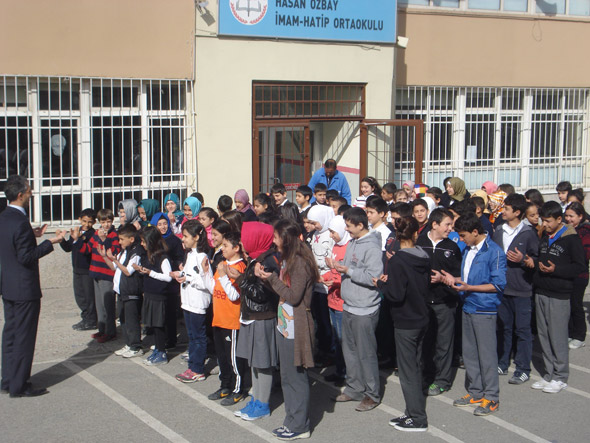 İmam Hatip Öğrencilerinden Başbakana Dua