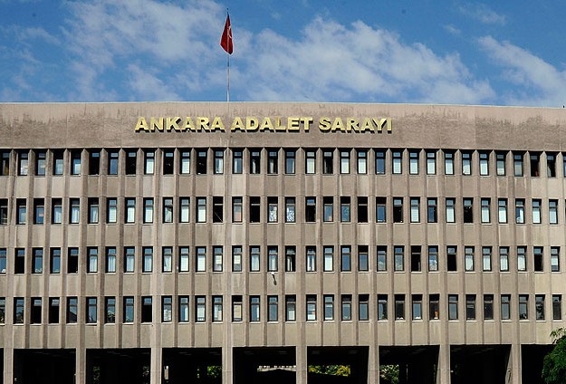 Üç sanığa Türkiye'ye dönüş yolu