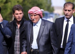 Başbakan'ı Karşılayan Sürpriz İsim!