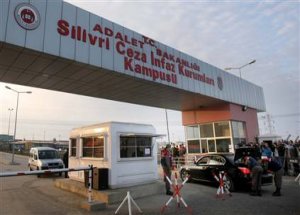 Ergenekon'da Tahliyeler Sürüyor