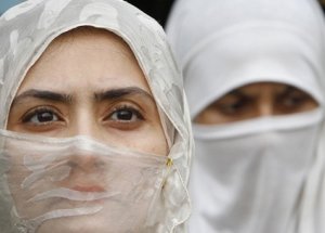 Din İşleri Bakanı'nın 'Başörtüsü' Açıklamasına Tepkiler Çığ Gibi