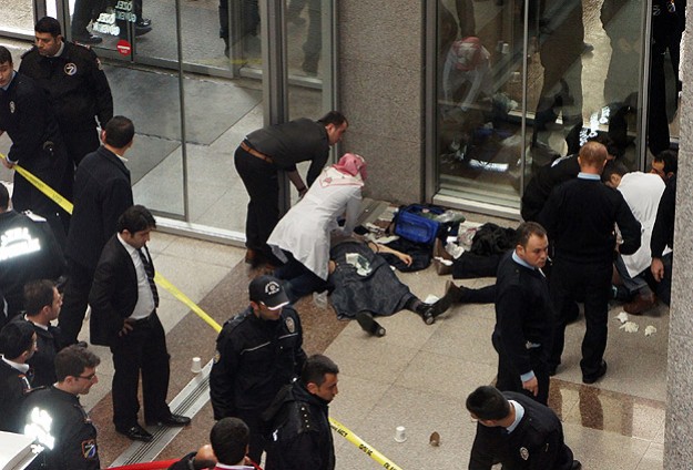 İstanbul Adliyesi'nde silahlı saldırı: 2 ölü